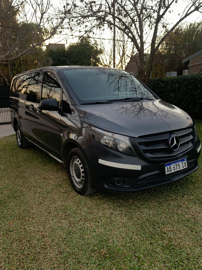 Utilitarios - Mercedes Benz VITO F. MIXTO 2017 Diesel 200000Km - En Venta