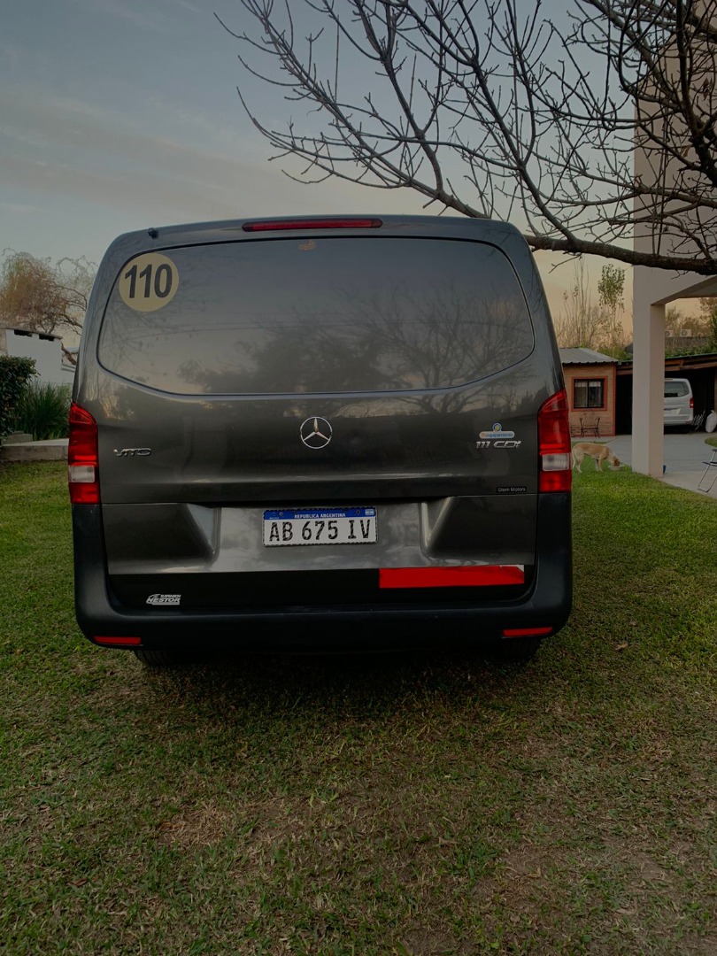 Utilitarios - Mercedes Benz VITO F. MIXTO 2017 Diesel 200000Km - En Venta