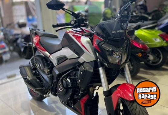 Motos - Bajaj ROUSER DOMINAR 250 2023 Nafta 4800Km - En Venta