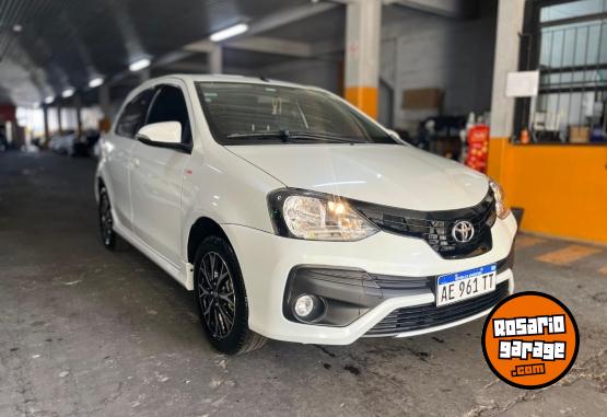 Autos - Toyota ETIOS XLS 2021 Nafta 18000Km - En Venta