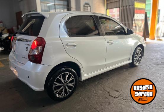 Autos - Toyota ETIOS XLS 2021 Nafta 18000Km - En Venta