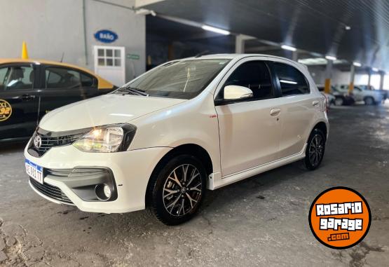 Autos - Toyota ETIOS XLS 2021 Nafta 18000Km - En Venta