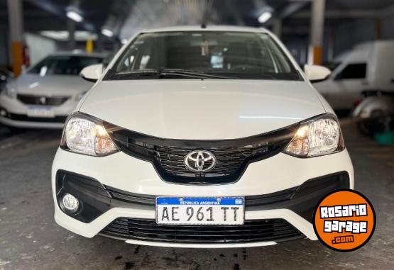 Autos - Toyota ETIOS XLS 2021 Nafta 18000Km - En Venta