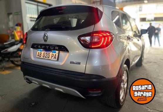 Autos - Renault CAPTUR ZEN 2017 Nafta 110000Km - En Venta