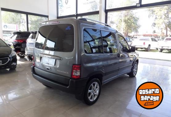 Utilitarios - Peugeot partner patagoniahdi 2019 Diesel 52000Km - En Venta