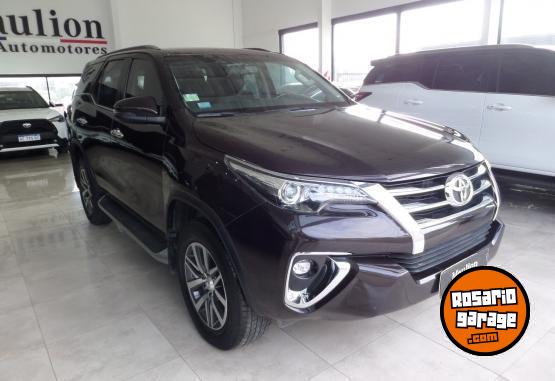 Camionetas - Toyota SW4 2.8 Srx  4x4 7as At 2019 Diesel 74500Km - En Venta