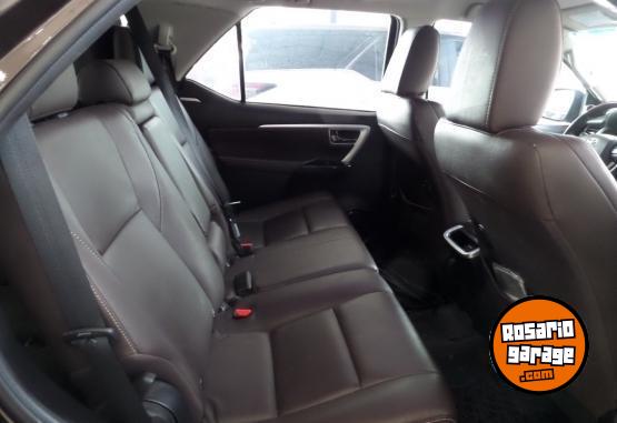 Camionetas - Toyota SW4 2.8 Srx  4x4 7as At 2019 Diesel 74500Km - En Venta