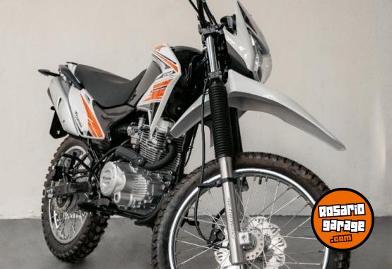 Motos - Corven TRIAX 250 2024 Nafta 0Km - En Venta