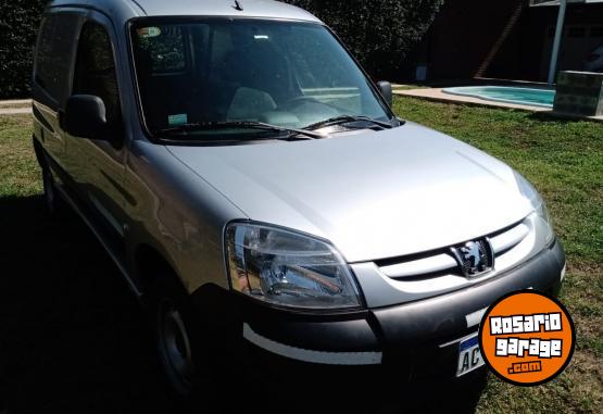 Utilitarios - Peugeot Partner Confort Furgon 2018 GNC 171000Km - En Venta