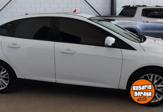 Autos - Ford FOCUS SE PLUS 2.0 4P 2016 Nafta 101000Km - En Venta