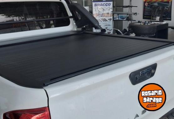 Accesorios para Autos - TAPA RETRACTIL ROLL PRO PARA NISSAN 22, AMAROK RANGER S10 HILUX, MAVERICK - En Venta