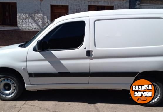 Utilitarios - Citroen Berlingo Furgon Business 2023 Nafta 37500Km - En Venta