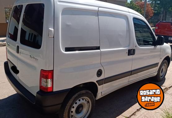 Utilitarios - Citroen Berlingo Furgon Business 2023 Nafta 37500Km - En Venta