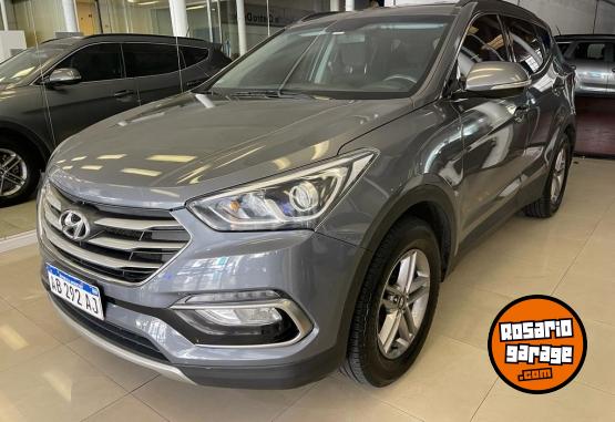 Camionetas - Hyundai SANTA FE 2.4 4X2 7 PASAJ 2017 Nafta 120000Km - En Venta