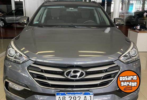 Camionetas - Hyundai SANTA FE 2.4 4X2 7 PASAJ 2017 Nafta 120000Km - En Venta