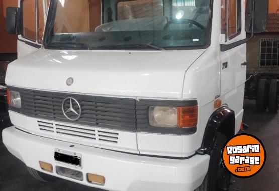 Camiones y Gras - M Benz 710 impecable ao 2004 - En Venta