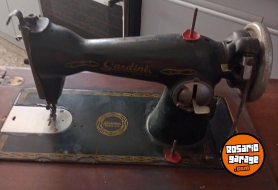 Hogar - MQUINA DE COSER GARDINI EN BUEN ESTADO2 - En Venta