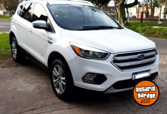 Camionetas - Ford Kuga SEL 4X4 2017 Nafta 86000Km - En Venta