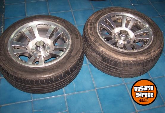 Accesorios para Autos - 4 Ruedas auto 195/60 R15 88H - En Venta