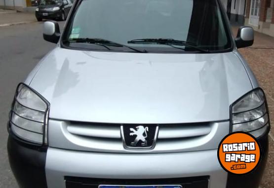 Utilitarios - Peugeot PARTNER PATAGONICA PLUS 2017 Diesel 145000Km - En Venta