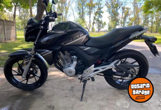 Motos - Honda Cb Twister fz cbx tornado 2022 Nafta 2800Km - En Venta