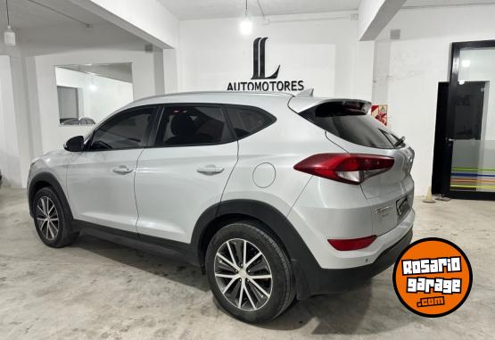 Camionetas - Hyundai tucson GL 2016 Nafta 79000Km - En Venta