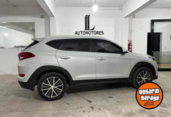 Camionetas - Hyundai tucson GL 2016 Nafta 79000Km - En Venta