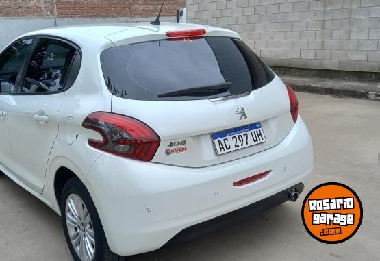 Autos - Peugeot 208 2018 Nafta 83000Km - En Venta