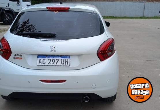 Autos - Peugeot 208 2018 Nafta 83000Km - En Venta