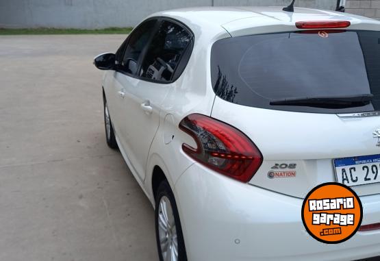 Autos - Peugeot 208 2018 Nafta 83000Km - En Venta