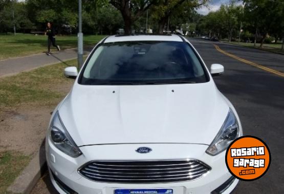 Autos - Ford FOCUS 5P 2.0L AT TITANIUM 2017 Nafta 94600Km - En Venta