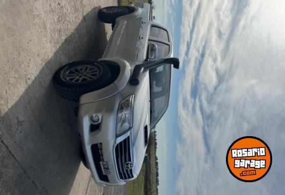 Camionetas - Toyota Hilux SRV 2014 Diesel 165000Km - En Venta