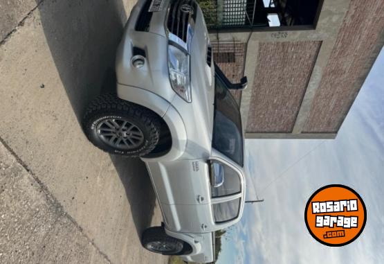 Camionetas - Toyota Hilux SRV 2014 Diesel 165000Km - En Venta