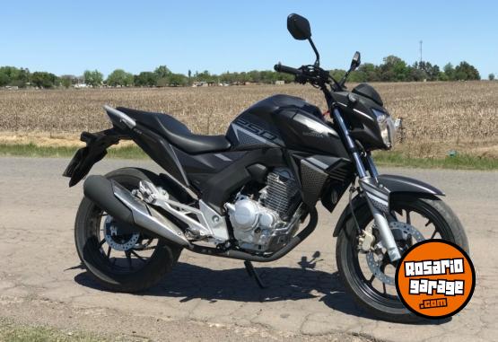 Motos - Honda Twister 250 2022 Nafta 7500Km - En Venta