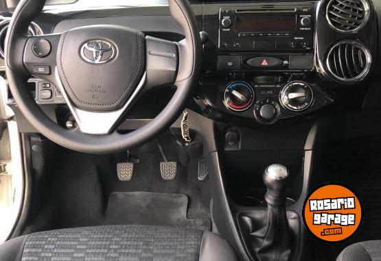 Autos - Toyota ETIOS XS 4 PUERTAS 2016 Nafta 174792Km - En Venta