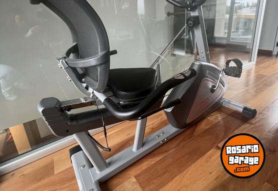 Deportes - Bicicleta fija Athletic 500BH horizontal color gris y negro - En Venta