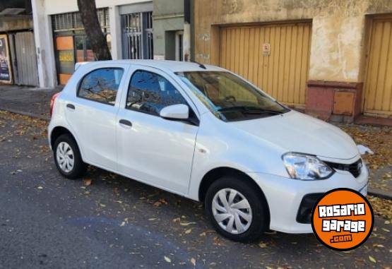 Autos - Toyota Etios 2023 Nafta 39000Km - En Venta