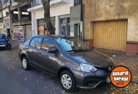 Autos - Toyota Etios 2022 Nafta 52000Km - En Venta