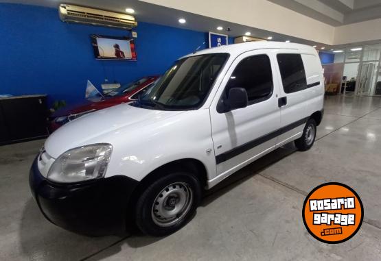 Utilitarios - Peugeot PARTNER 5 ASIENTOS 1.6 HD 2016 Diesel 162500Km - En Venta