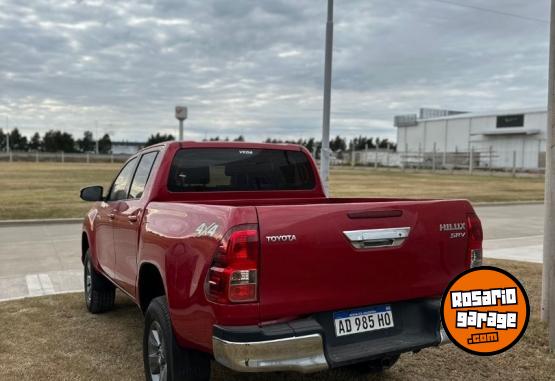 Camionetas - Toyota Hilux SRV 2019 Diesel 80000Km - En Venta