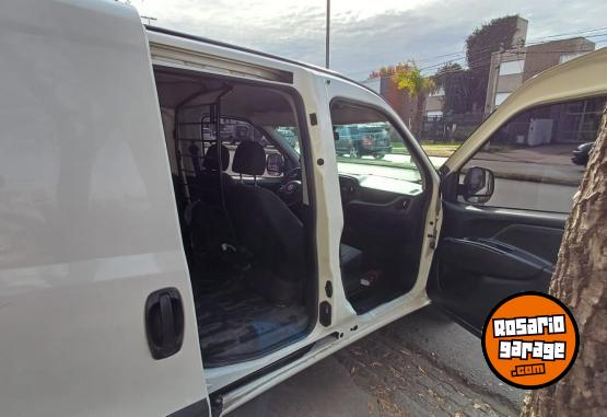 Utilitarios - Fiat Doblo 2020 Nafta 120000Km - En Venta