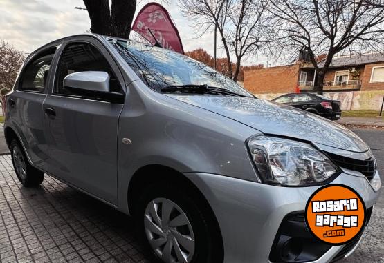 Autos - Toyota Etios X 2022 Nafta 40000Km - En Venta