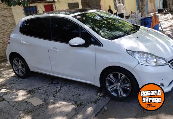 Autos - Peugeot 208 2015 Nafta 172000Km - En Venta