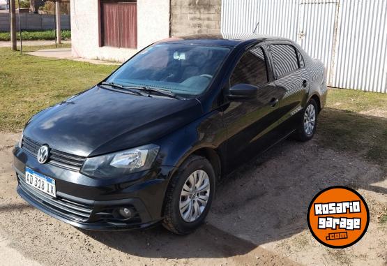 Autos - Volkswagen Voyage 2017 GNC 86000Km - En Venta