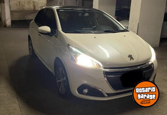 Autos - Peugeot 208 2017 Nafta 78000Km - En Venta