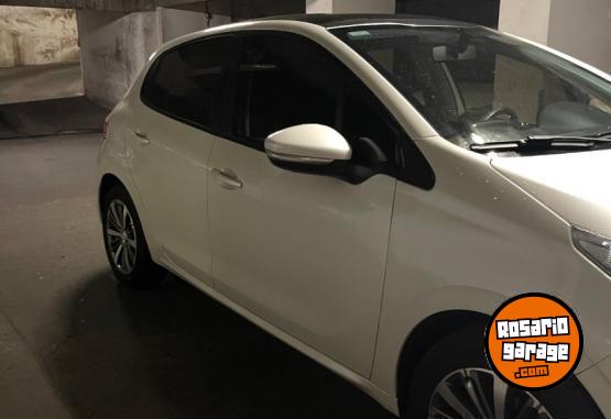 Autos - Peugeot 208 2017 Nafta 78000Km - En Venta