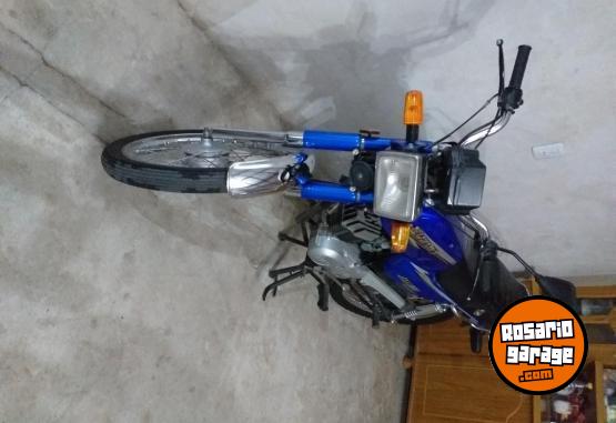 Motos - Suzuki AX 100 2014 Nafta 50000Km - En Venta