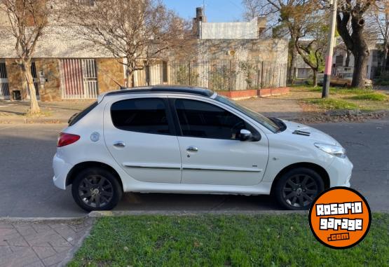 Autos - Peugeot 207 2011 Diesel 130000Km - En Venta