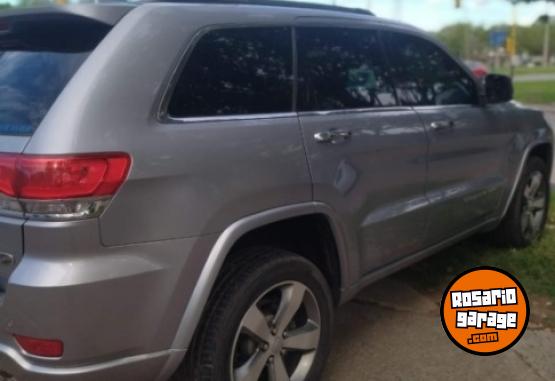 Camionetas - Jeep Grand cherokee overland v 2013 Nafta 96000Km - En Venta