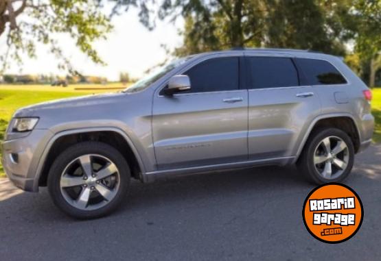 Camionetas - Jeep Grand cherokee overland v 2013 Nafta 96000Km - En Venta